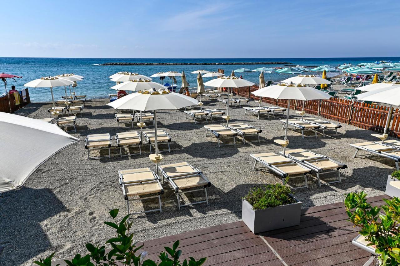 Hotel Delle Rose San Bartolomeo al Mare Kültér fotó