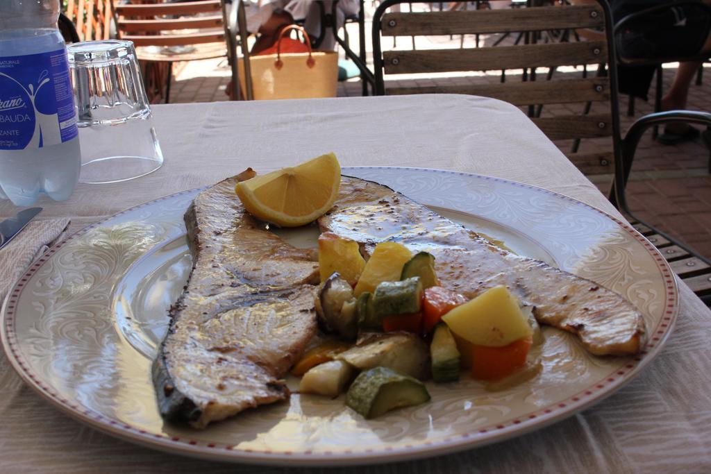 Hotel Delle Rose San Bartolomeo al Mare Kültér fotó