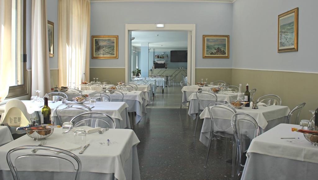 Hotel Delle Rose San Bartolomeo al Mare Kültér fotó